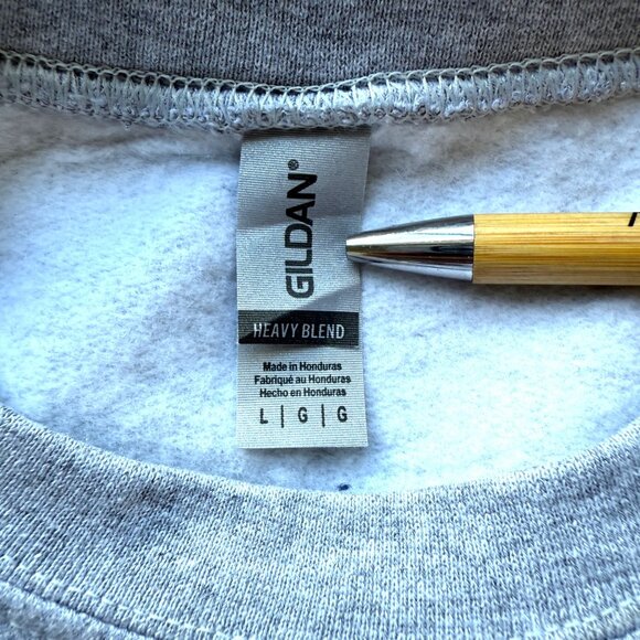 Gildan Unisex Merry Swiftmas Graphic Heather Gray Crewneck Sweatshirt Large Cott - Picture 5 of 6